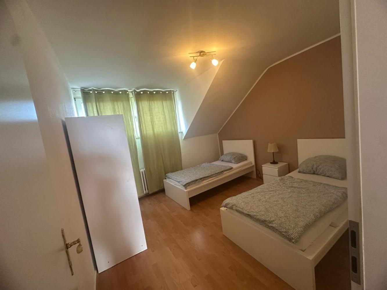 Ferienwohnung Нойс Экстерьер фото