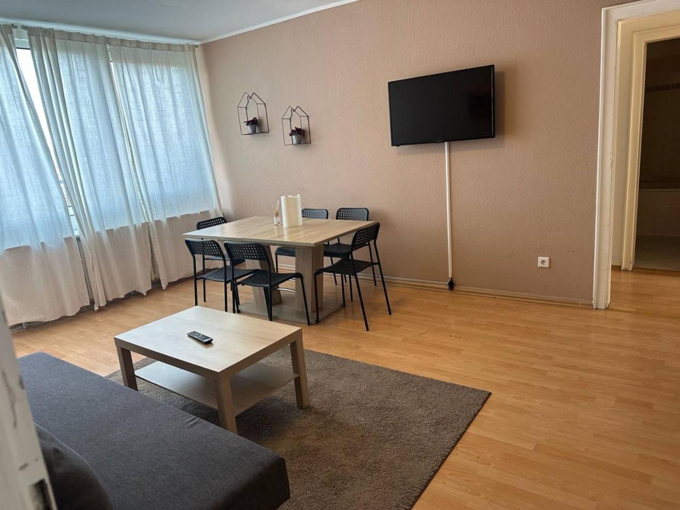 Ferienwohnung Нойс Экстерьер фото