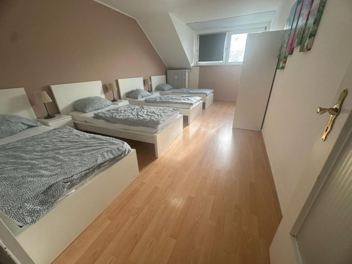 Ferienwohnung Нойс Экстерьер фото